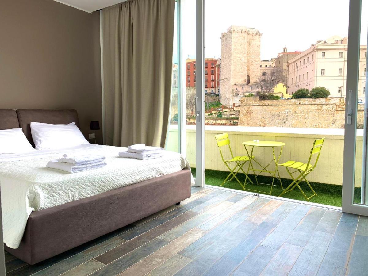 Vista Suites - Piazza Yenne 칼리아리 외부 사진