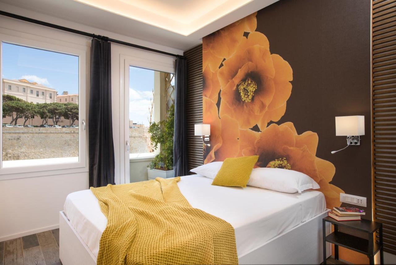 Vista Suites - Piazza Yenne 칼리아리 외부 사진