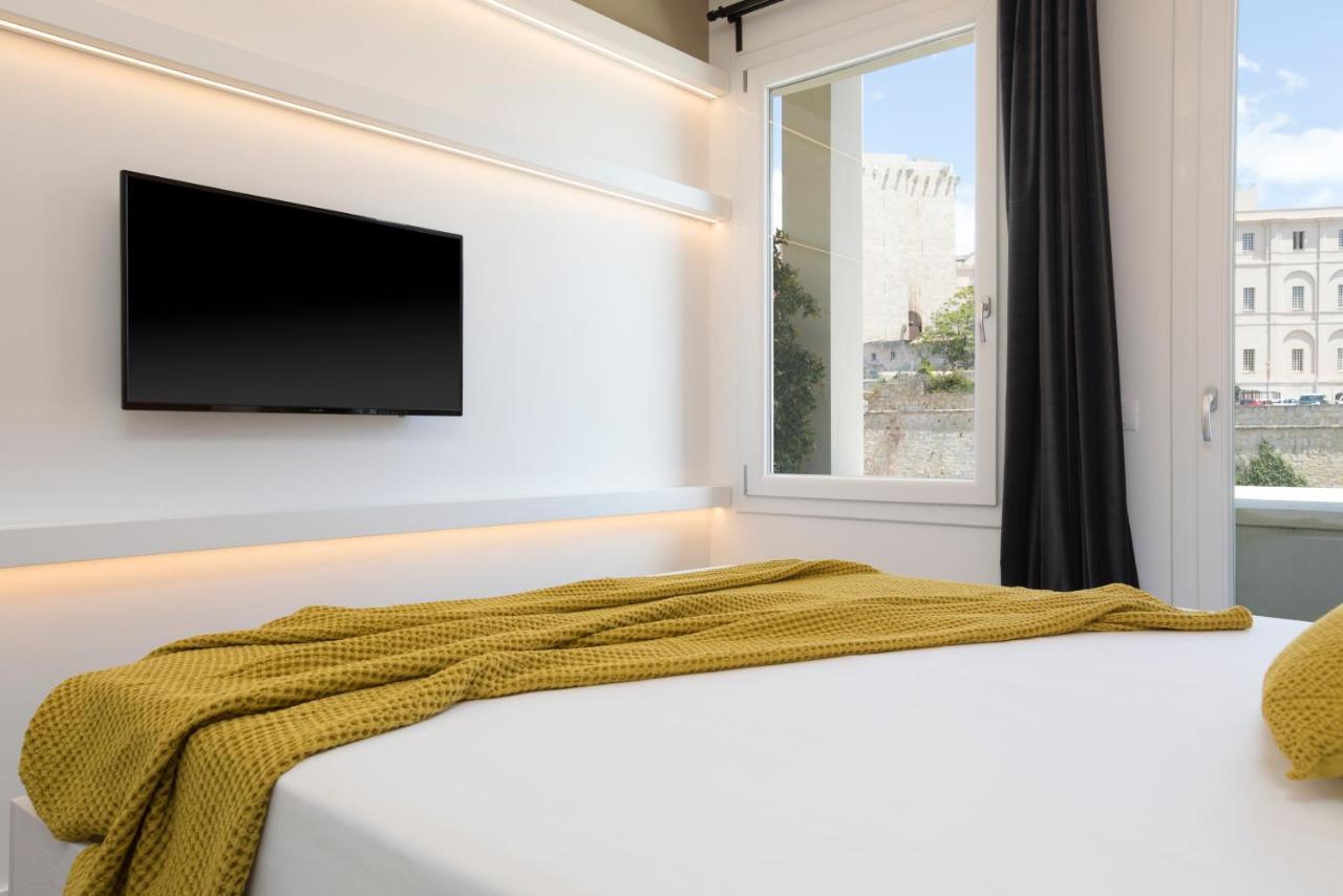 Vista Suites - Piazza Yenne 칼리아리 외부 사진
