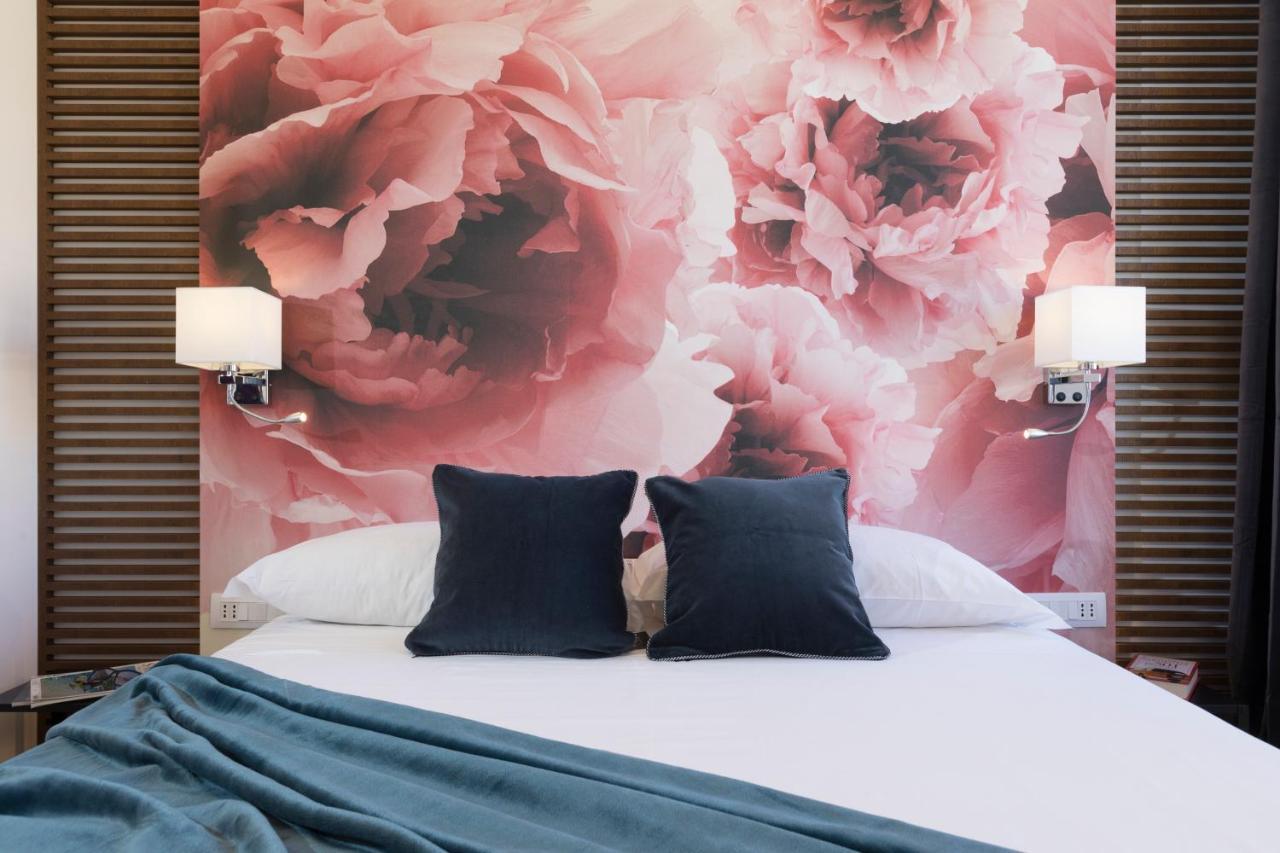 Vista Suites - Piazza Yenne 칼리아리 외부 사진
