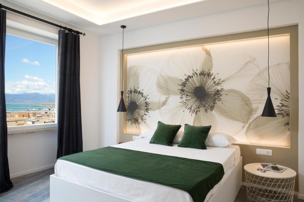 Vista Suites - Piazza Yenne 칼리아리 외부 사진