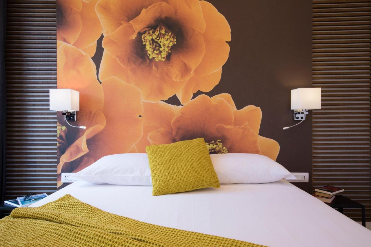Vista Suites - Piazza Yenne 칼리아리 외부 사진