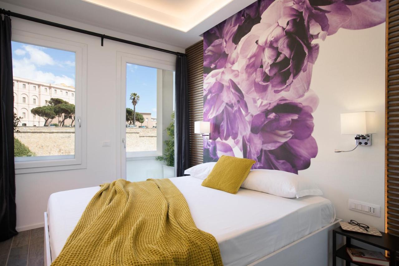 Vista Suites - Piazza Yenne 칼리아리 외부 사진